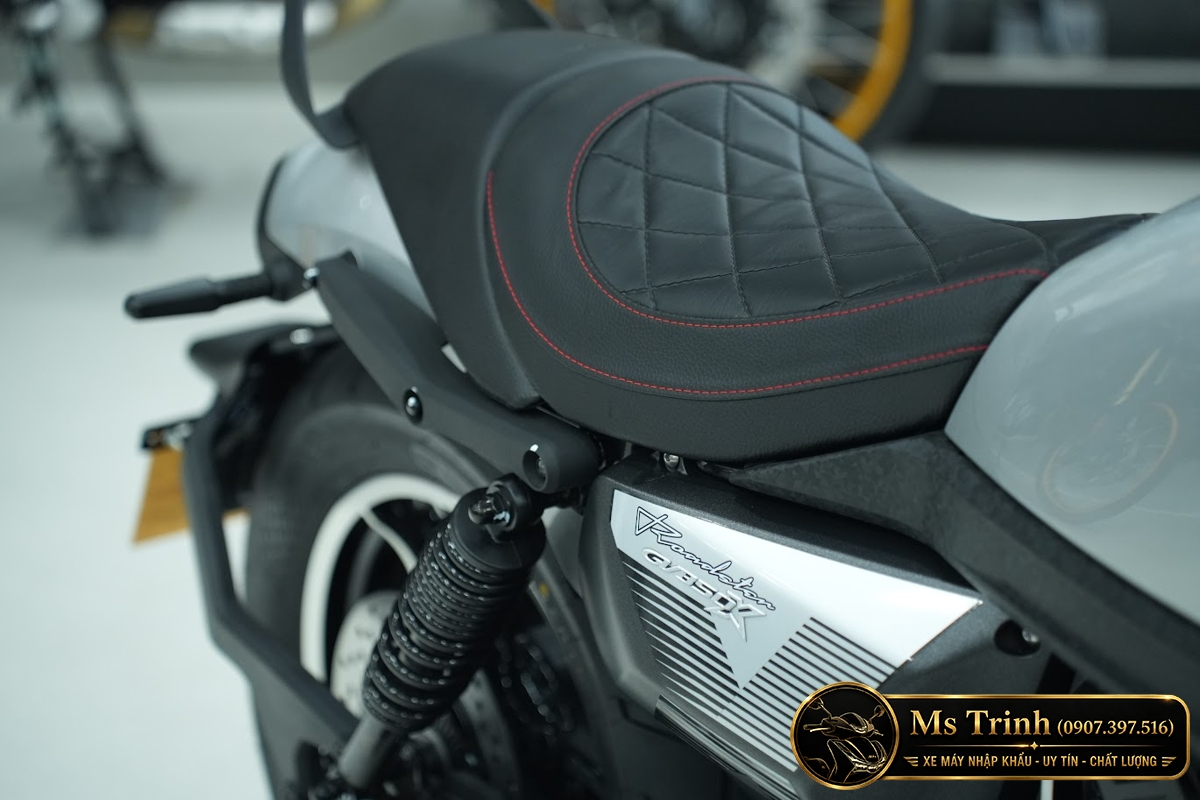 Yên xe Hyosung GV350X thiết kế thấp phong cách cruiser