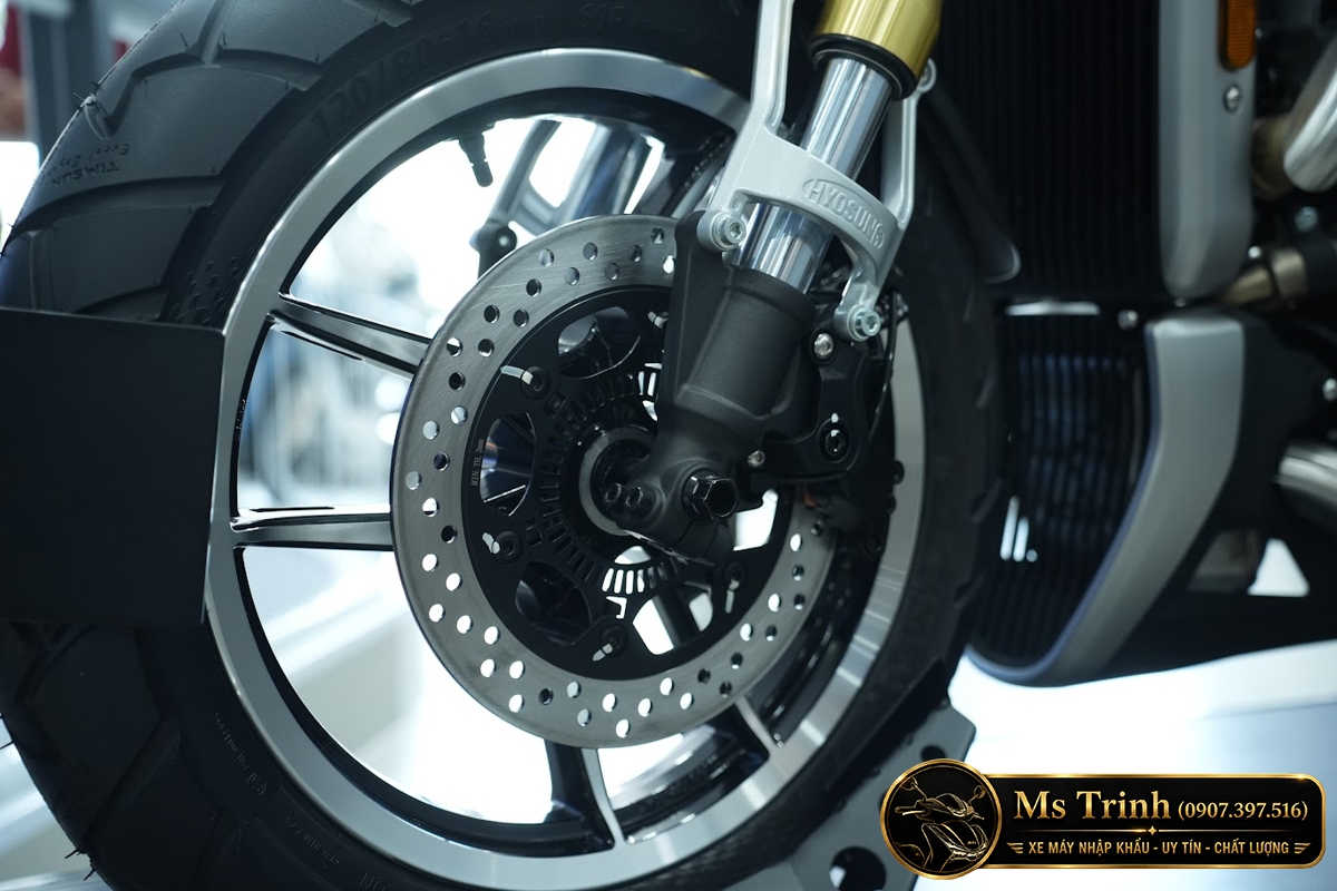 Phần đầu Hyosung GV350X với phanh đĩa và phuộc trước