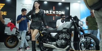 Toàn cảnh Hyosung GV350X màu bạc tại Việt Nam