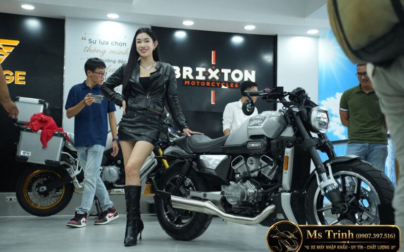 Toàn cảnh Hyosung GV350X màu bạc tại Việt Nam