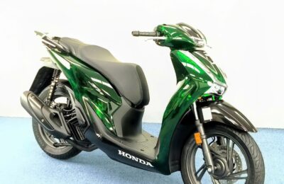 Honda SH150 Vetro Green nhập Ý nguyên thùng góc nghiêng phía trước sang trọng