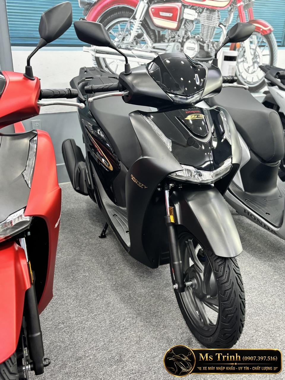 Cận cảnh Sh150 màu đen 2026
