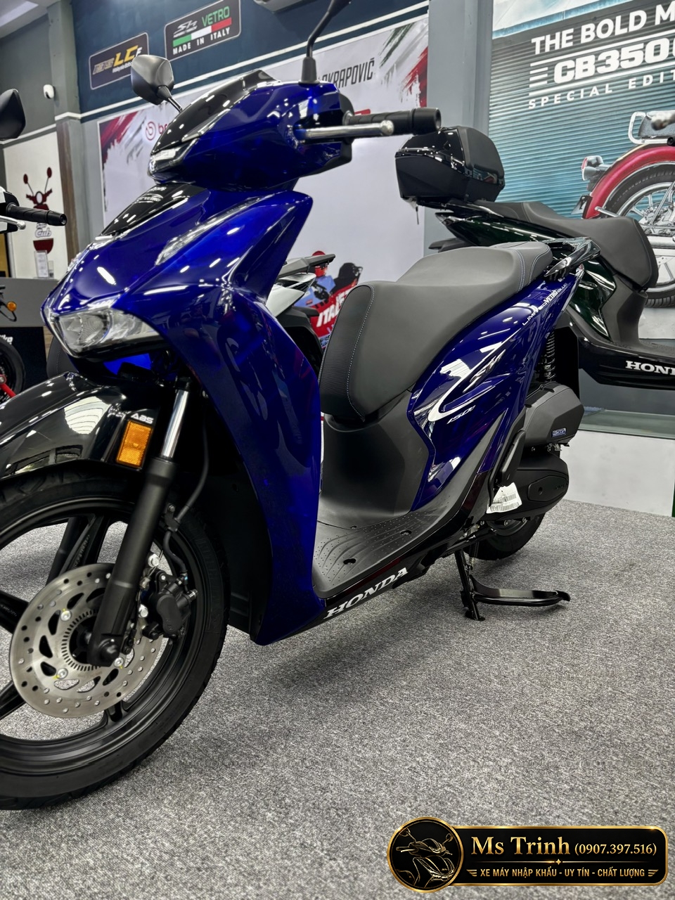màu Vetro Vlue độc đáo và thu hút Honda SH150 Vetro Blue Sapphire 2026